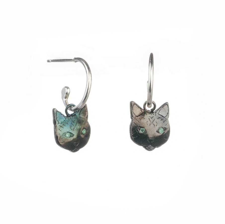 Amanda Coleman Jewellery - 925 帶綠眼睛的黑貓頭迷你圈環耳環 | 英國製造 (歐洲首飾)