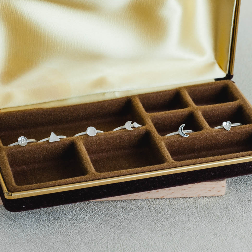 LoveGem Studio 手工鍛造純銀滿月戒指 | 極簡星空飾品 ✨🌙 | 美國製造 (北美首飾)