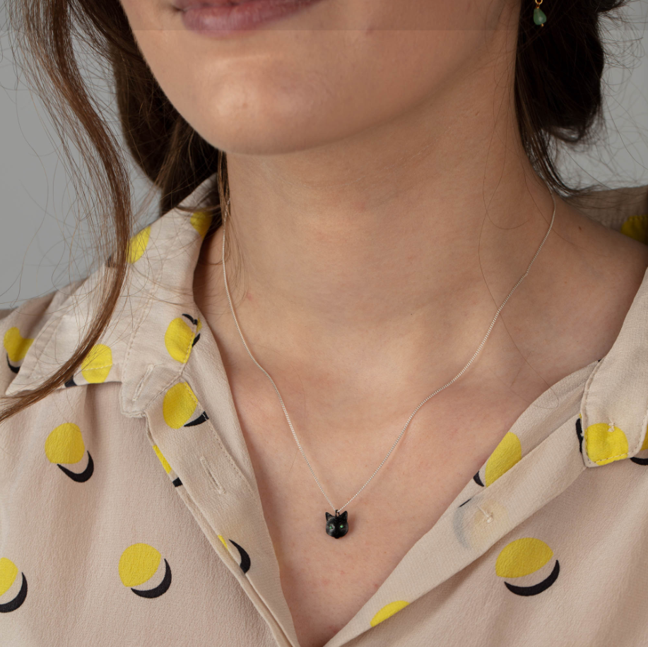 Amanda Coleman Jewellery - 手工製作綠眼睛黑貓頭吊墜頸鏈 | 英國製造 (歐洲首飾)